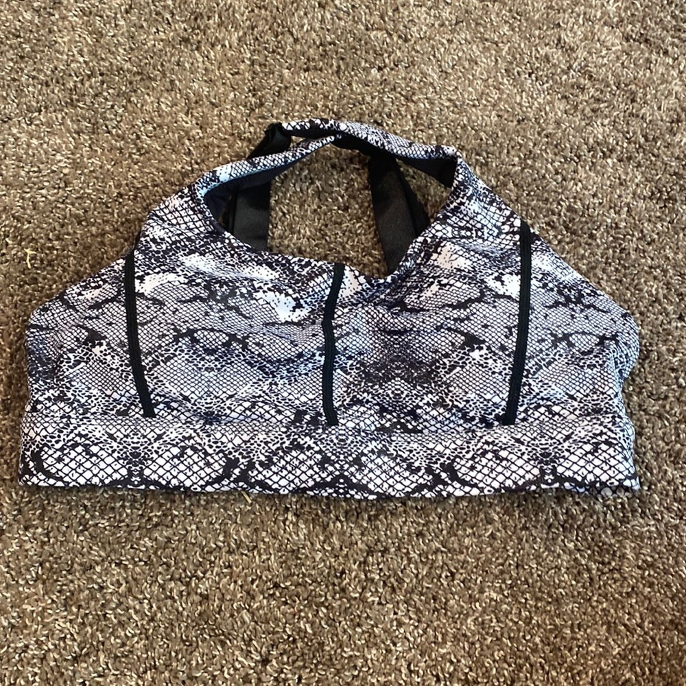 Zyia sports bra size small